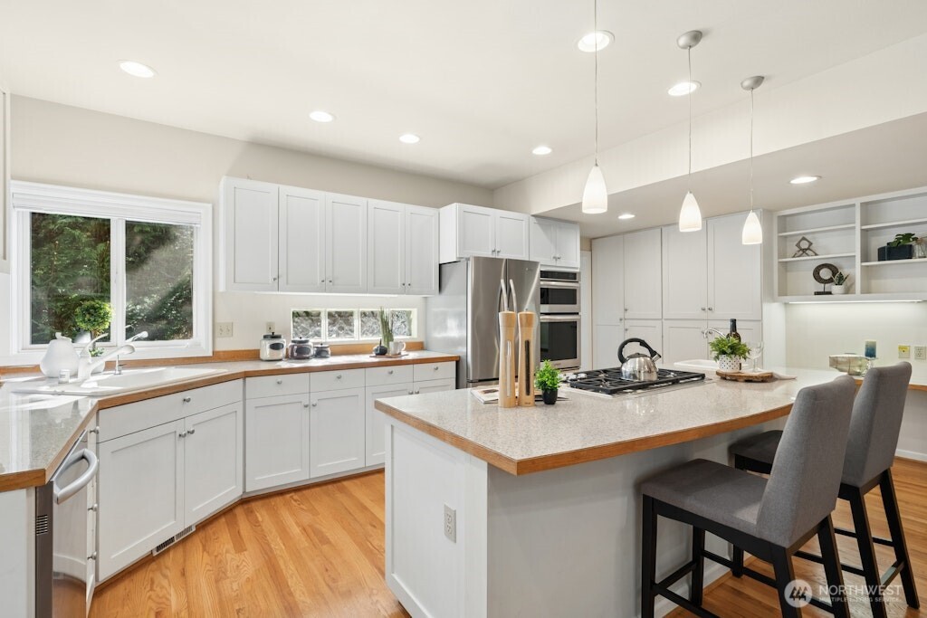 5720 59th Avenue NE, Seattle, WA 98105-2028