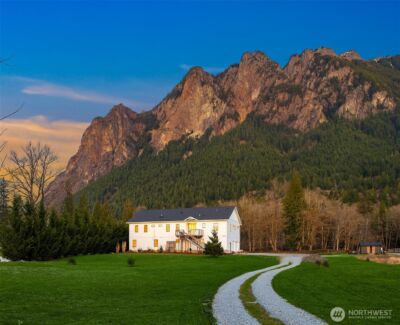 10210 428th Avenue SE, North Bend, WA 98045-9498