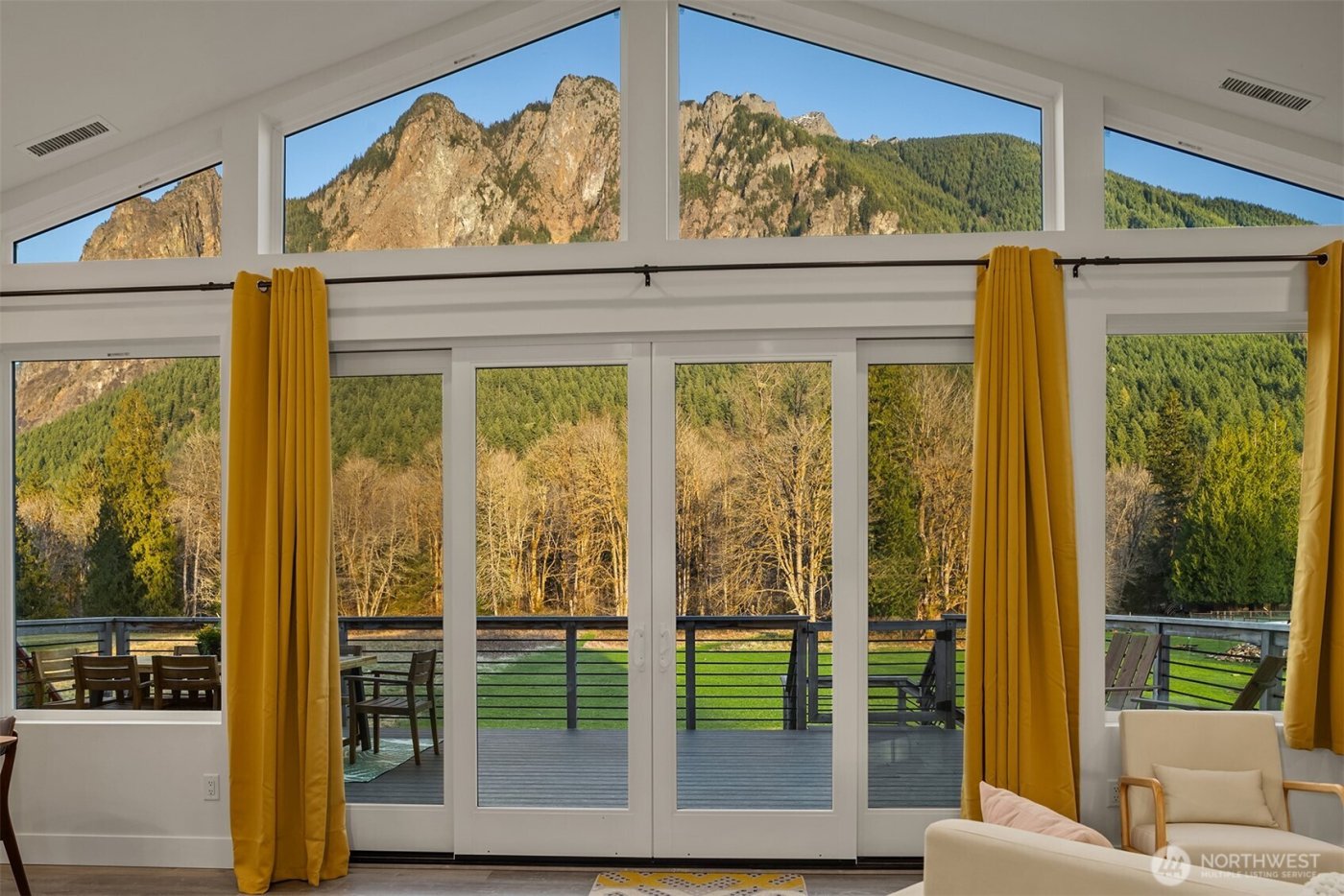 10210 428th Avenue SE, North Bend, WA 98045-9498