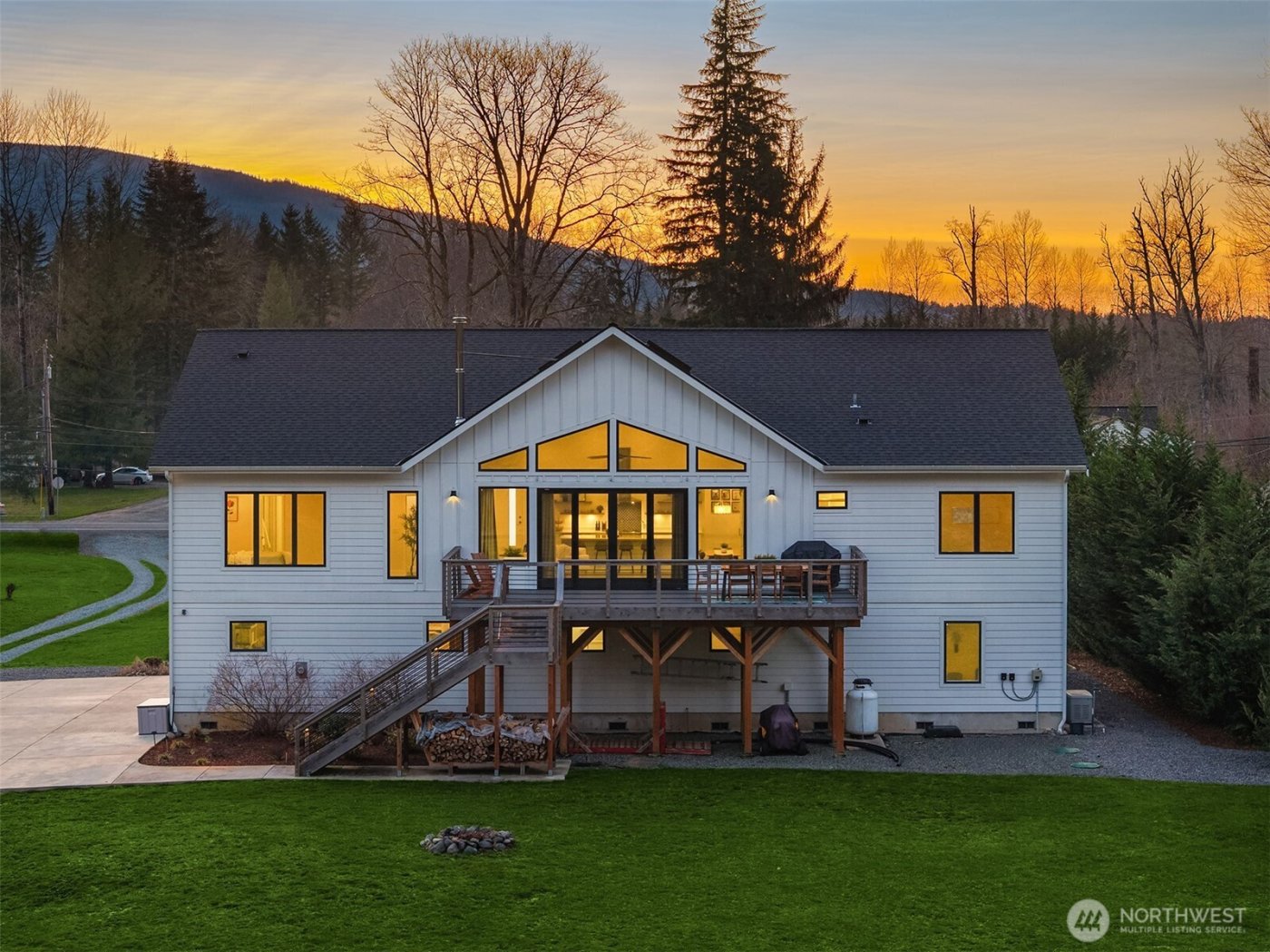 10210 428th Avenue SE, North Bend, WA 98045-9498