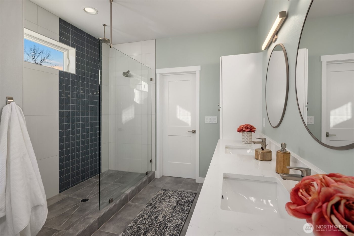 10210 428th Avenue SE, North Bend, WA 98045-9498