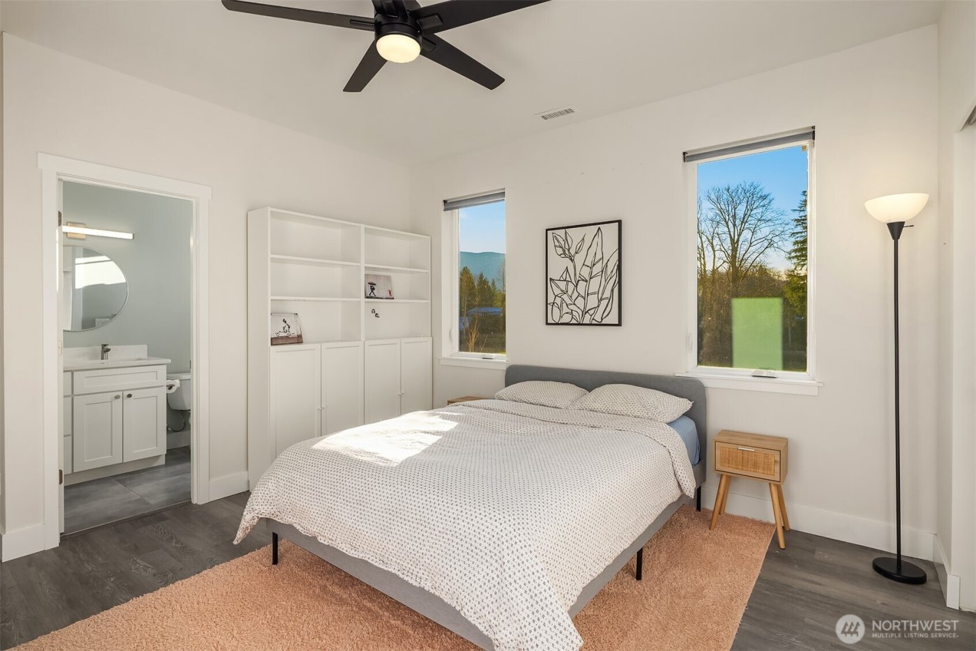 10210 428th Avenue SE, North Bend, WA 98045-9498