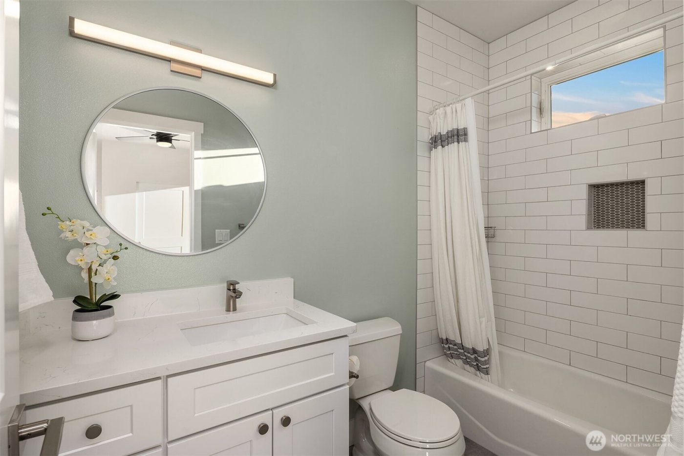 10210 428th Avenue SE, North Bend, WA 98045-9498