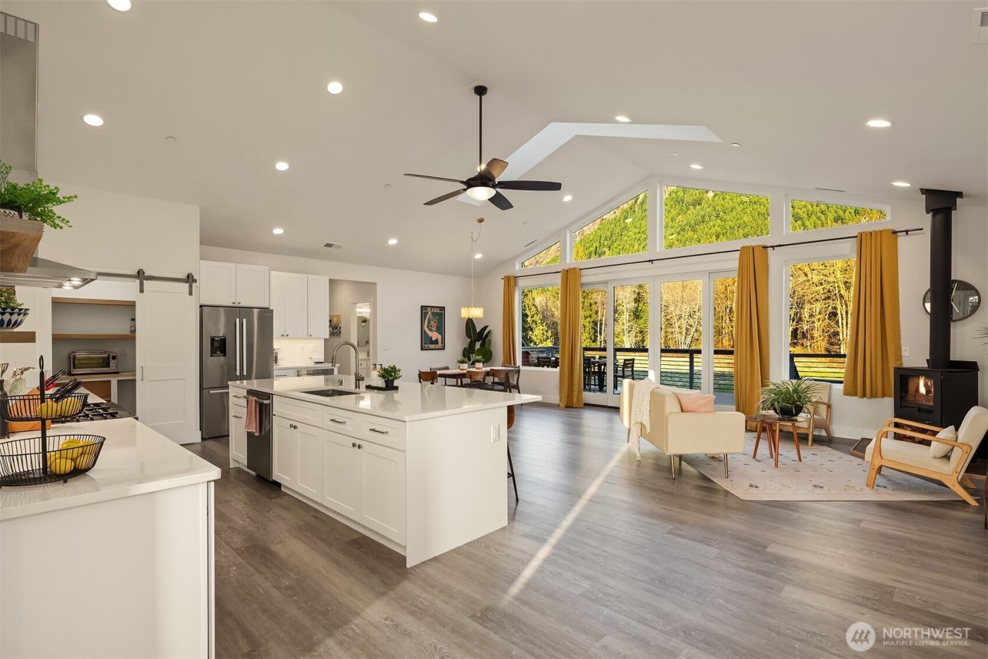 10210 428th Avenue SE, North Bend, WA 98045-9498