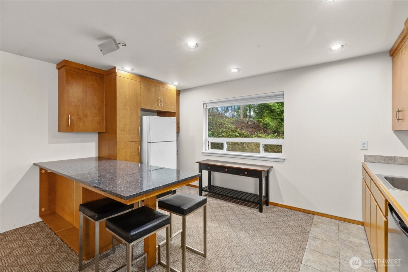 5909 164th Street SW, Lynnwood, WA 98037