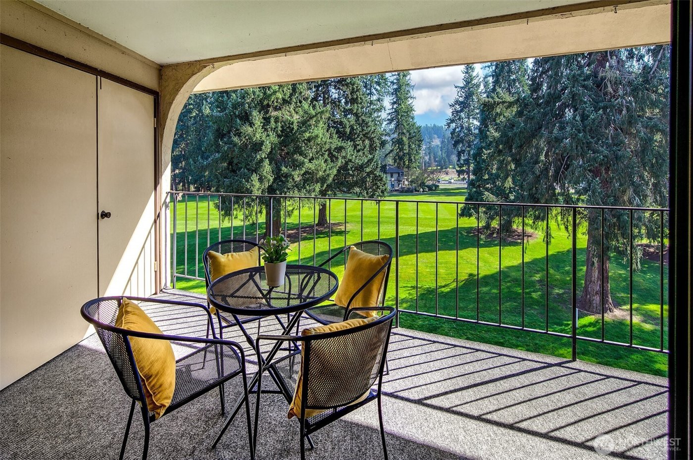 16929 Inglewood Road NE #C305, Kenmore, WA 98028