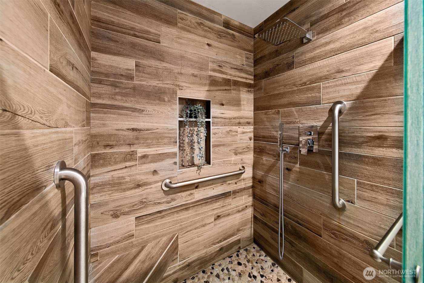 16929 Inglewood Road NE #C305, Kenmore, WA 98028