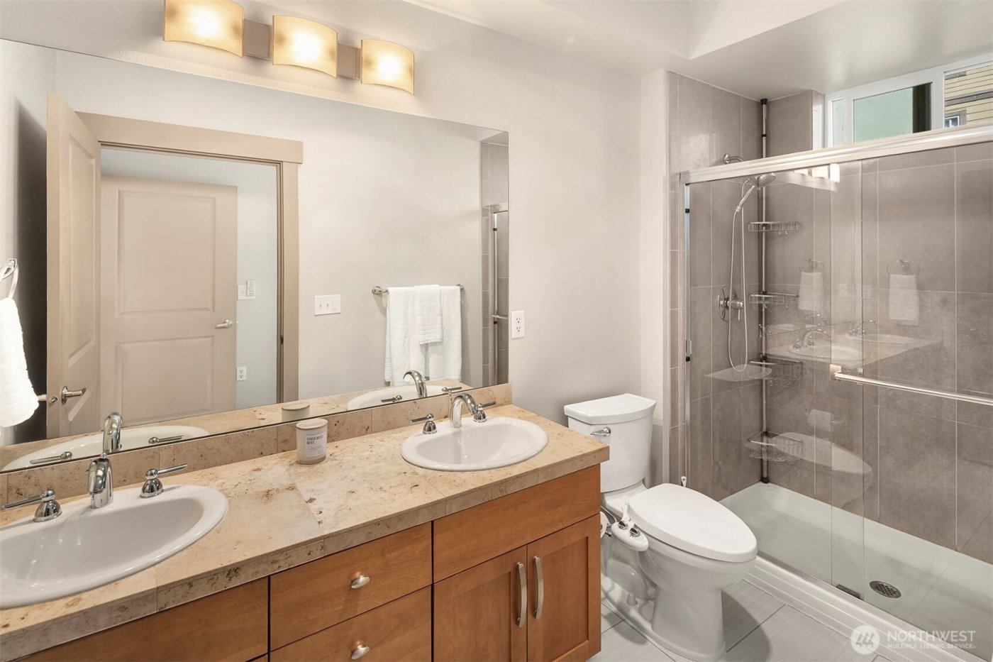 1840 25th Avenue NE #202, Issaquah, WA 98029