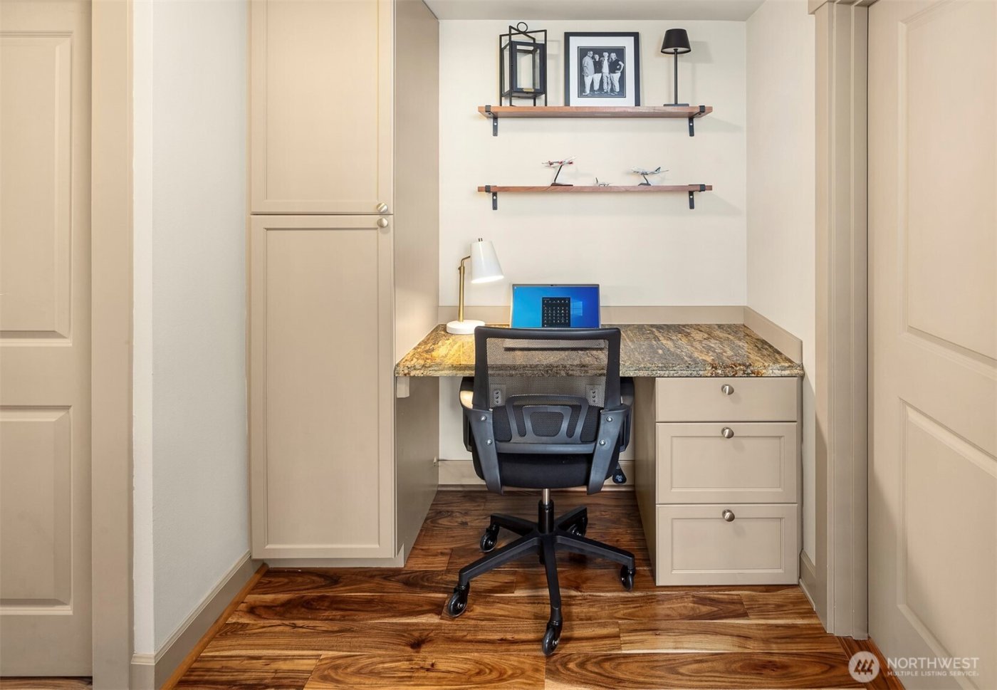 1840 25th Avenue NE #202, Issaquah, WA 98029