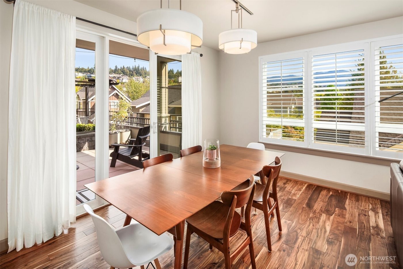 1840 25th Avenue NE #202, Issaquah, WA 98029