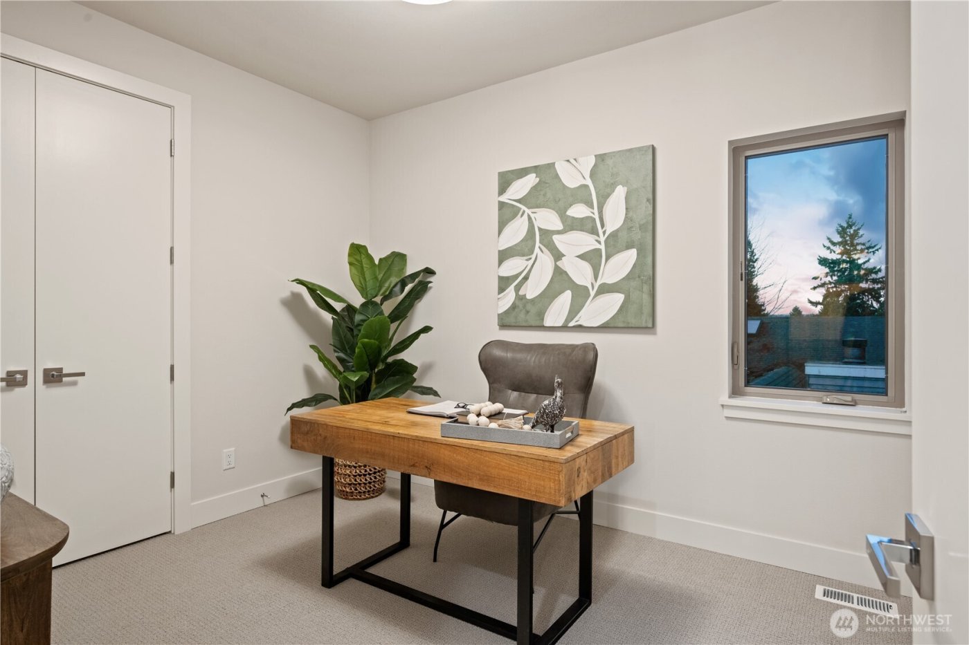 8717 126th Avenue NE, Kirkland, WA 98033