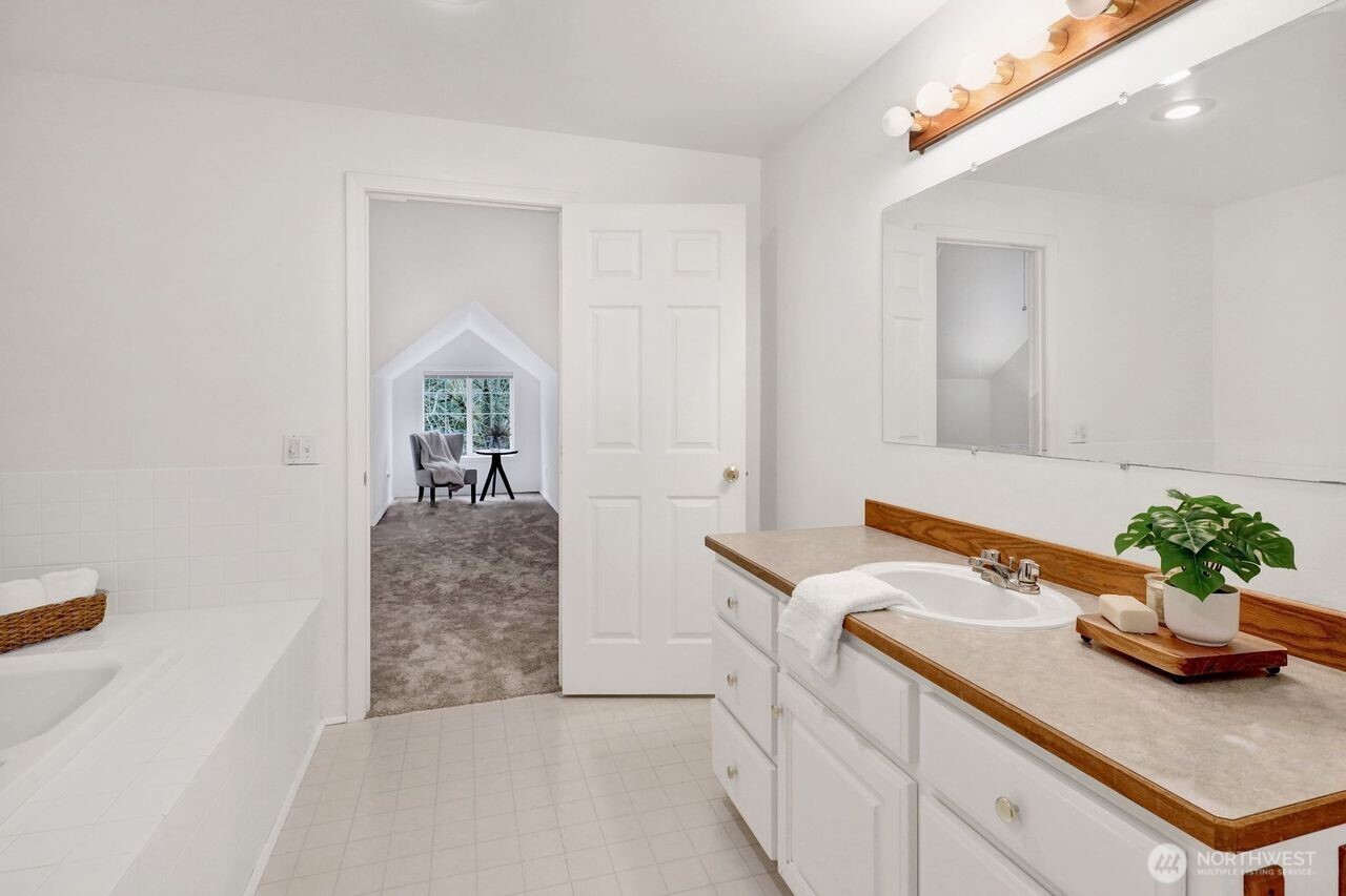 5242 Scarlett Way , Deming, WA 98244