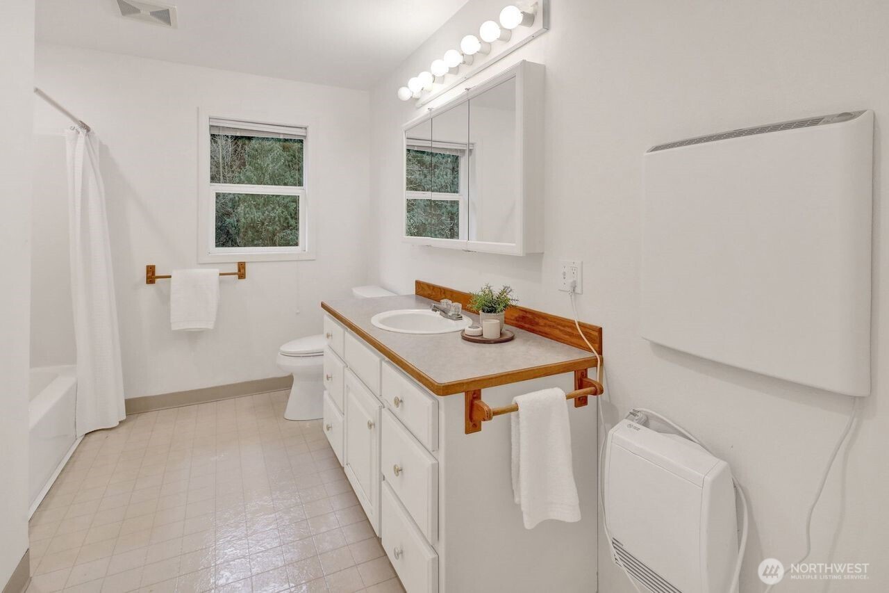 5242 Scarlett Way , Deming, WA 98244