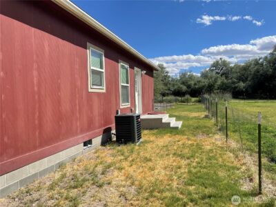 405 E Chelan Street , Coulee City, WA 99115 - Photo 23
