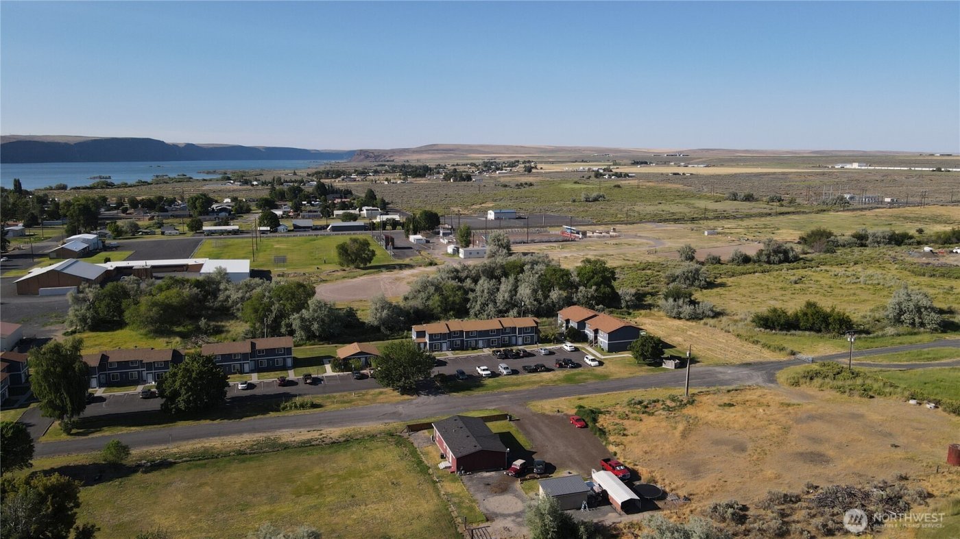 405 E Chelan Street , Coulee City, WA 99115