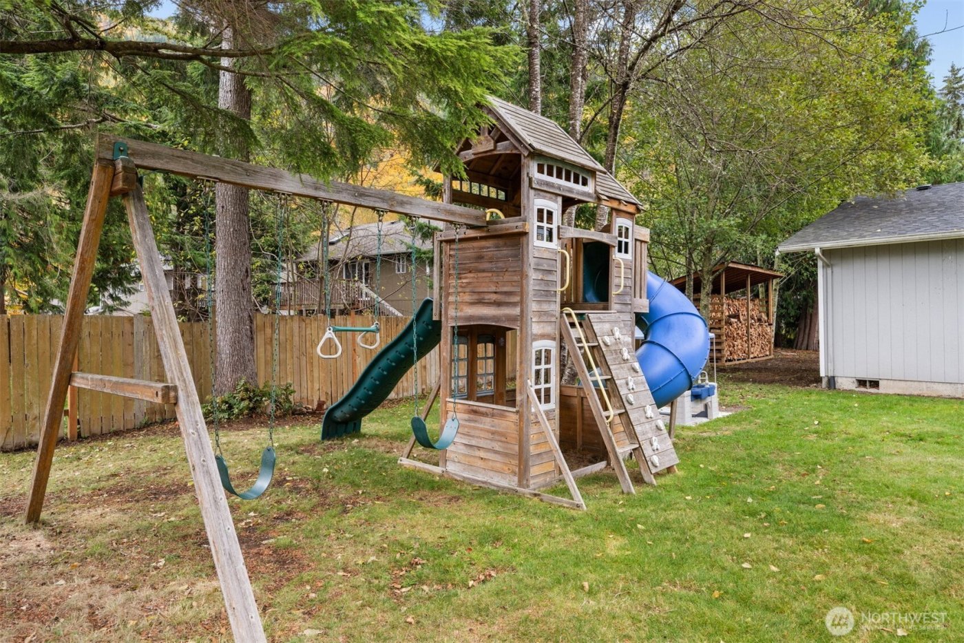 2991 Green Valley Drive , Maple Falls, WA 98266