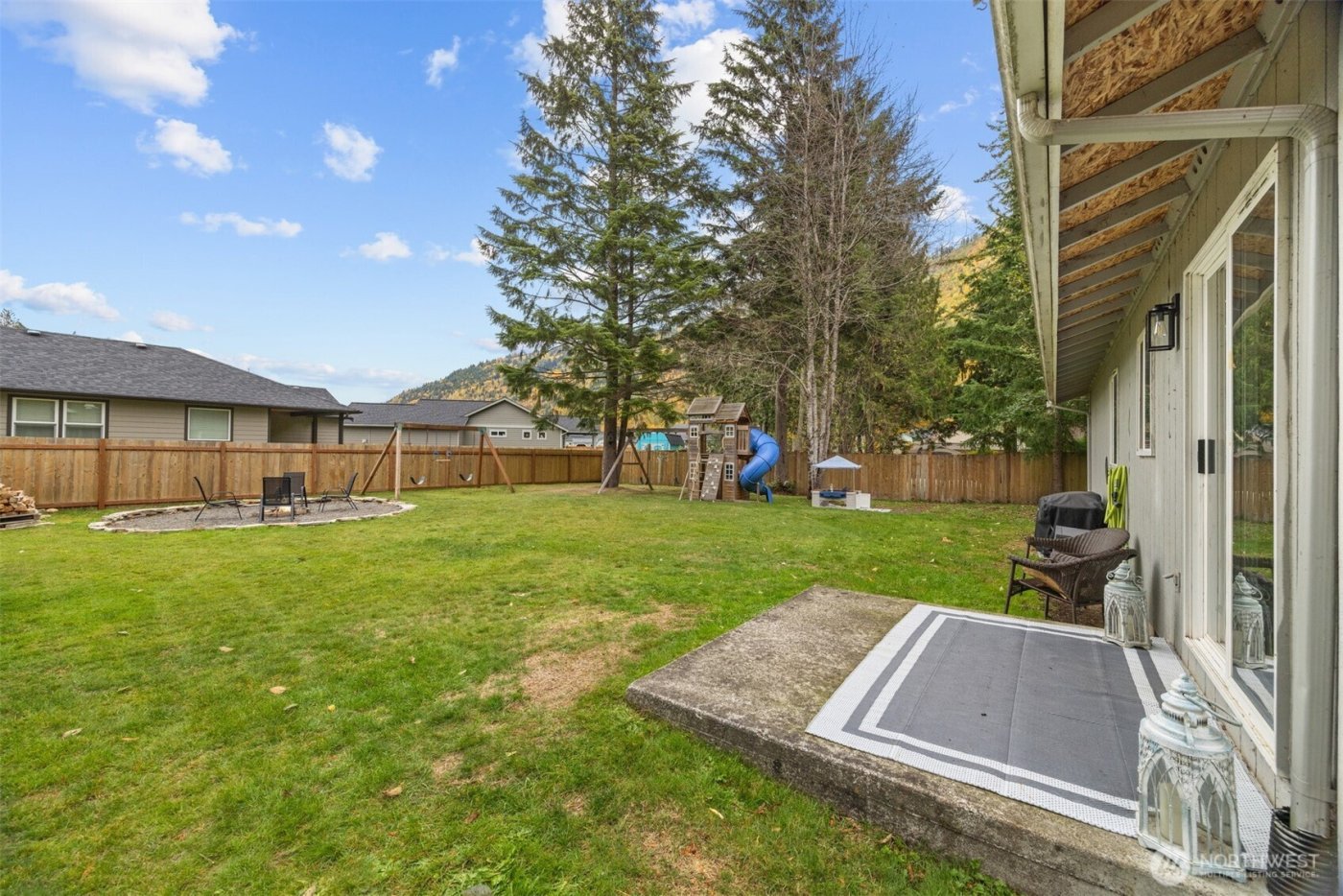 2991 Green Valley Drive , Maple Falls, WA 98266