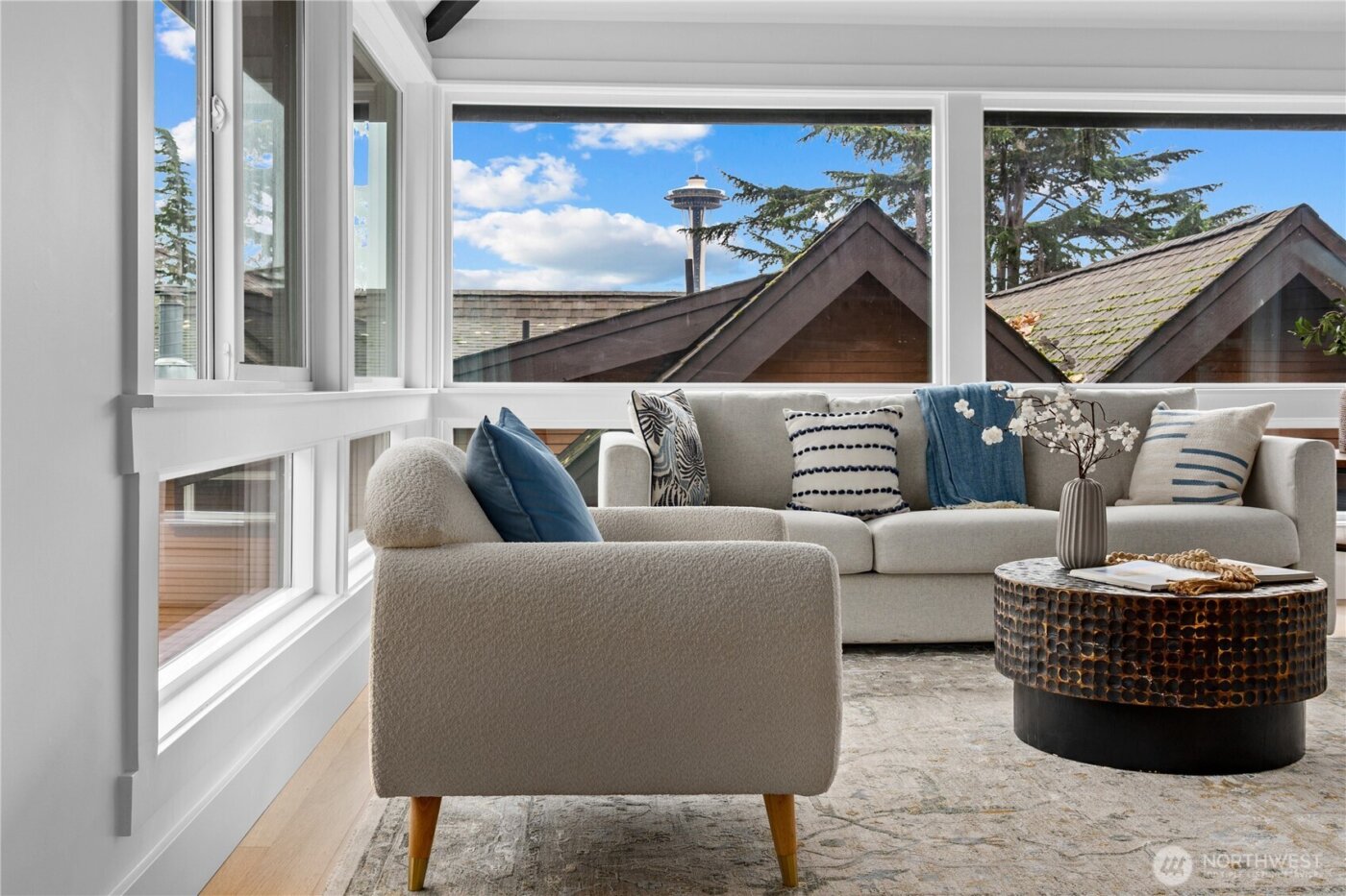 1014 4th Avenue N, Seattle, WA 98109