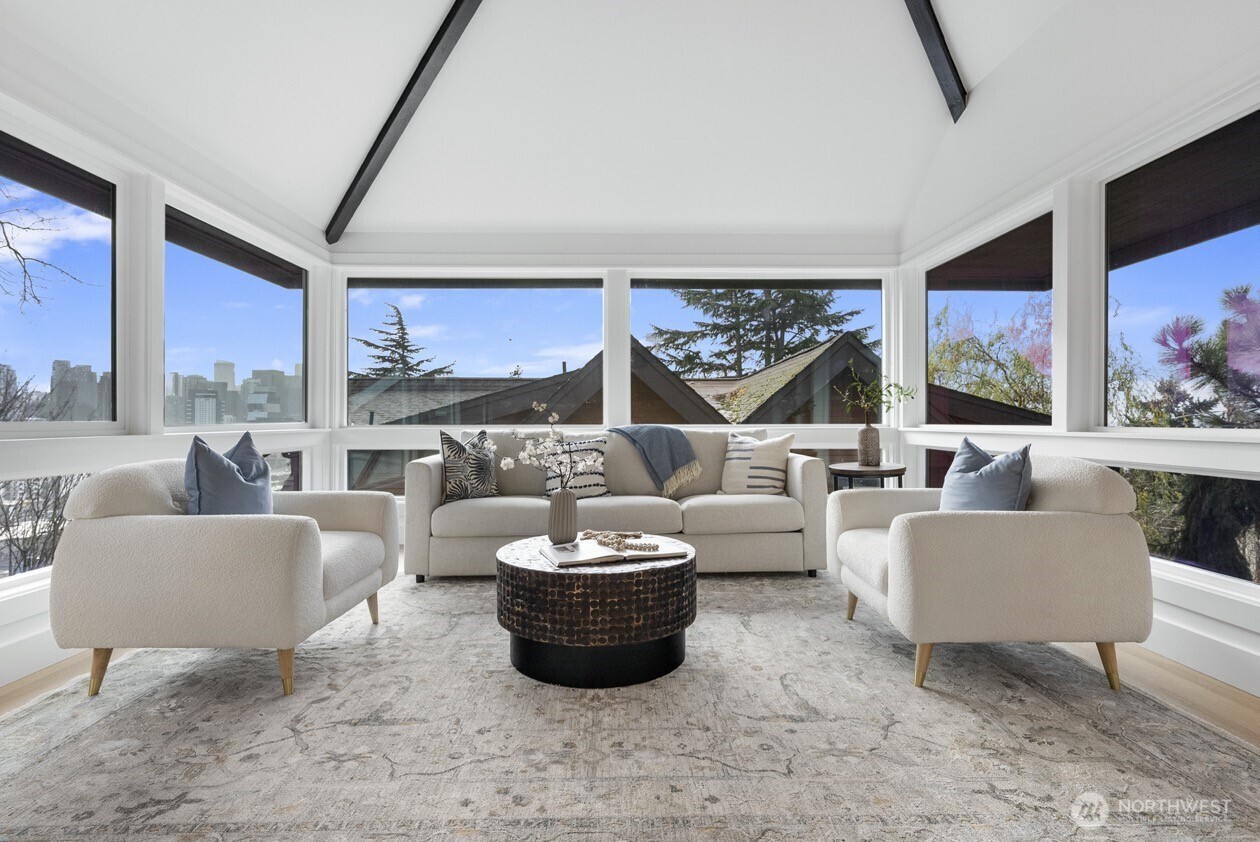 1014 4th Avenue N, Seattle, WA 98109