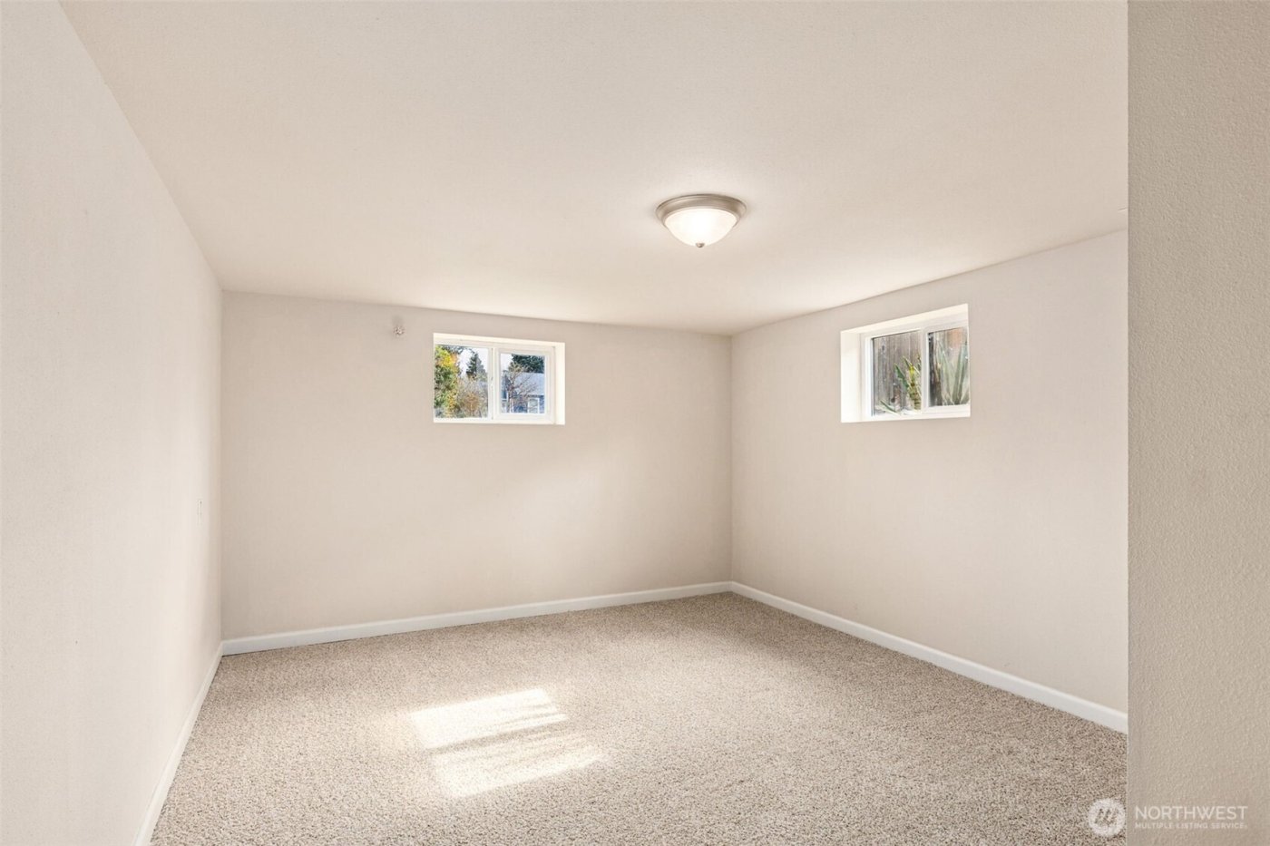 7755 29th Avenue NW, Seattle, WA 98117