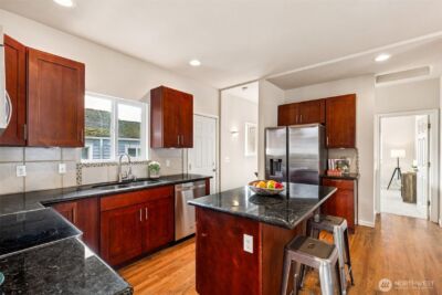 7755 29th Avenue NW, Seattle, WA 98117 - Photo 10