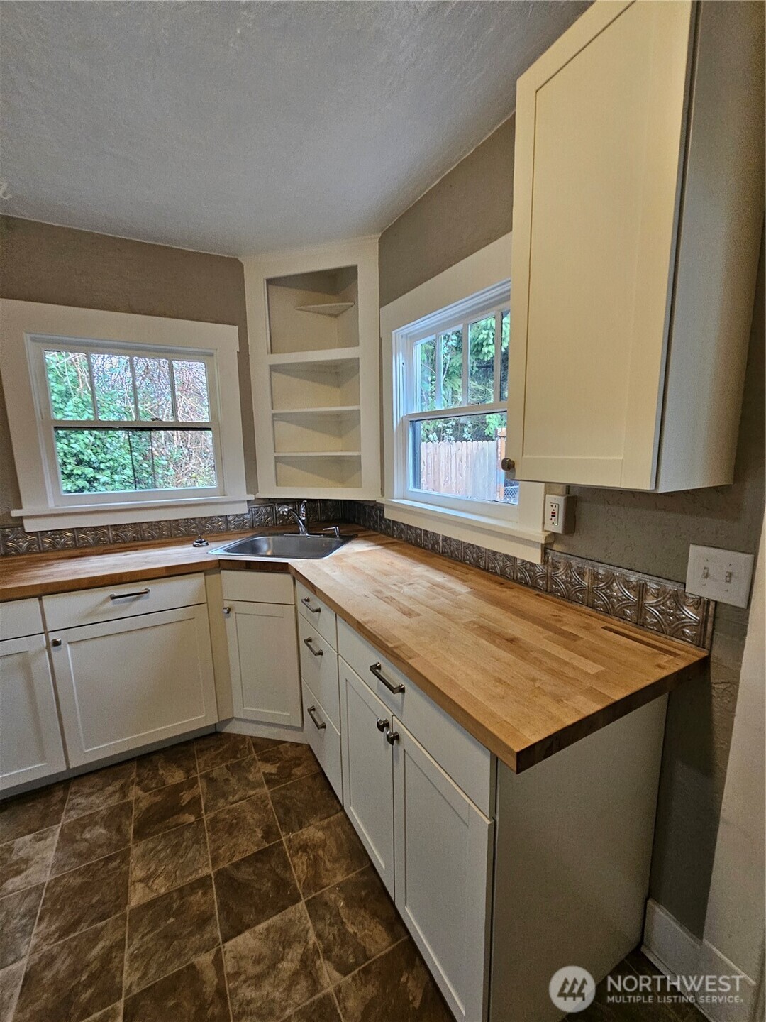 700 S 6th Street , Kelso, WA 98626