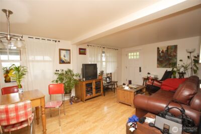 2071 Gilman Drive W, Seattle, WA 98119 - Photo 6