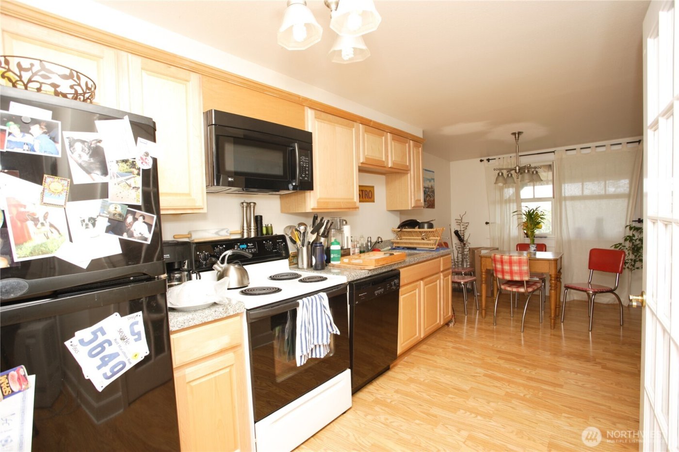 2071 Gilman Drive W, Seattle, WA 98119