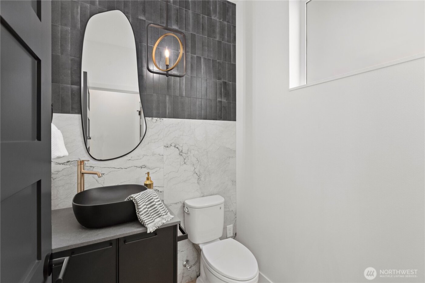 2558 30th Avenue W, Seattle, WA 98199