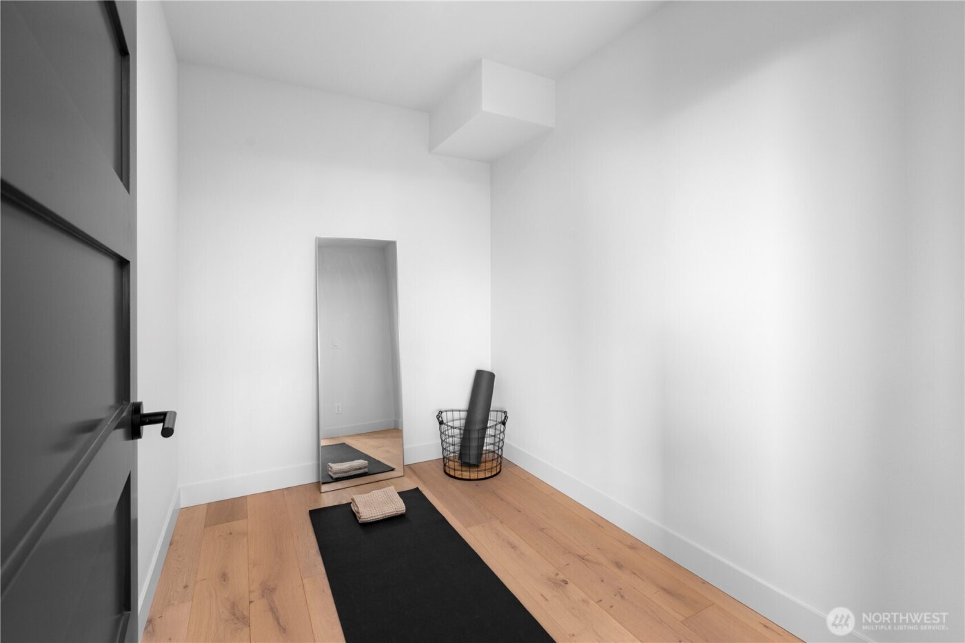 2558 30th Avenue W, Seattle, WA 98199