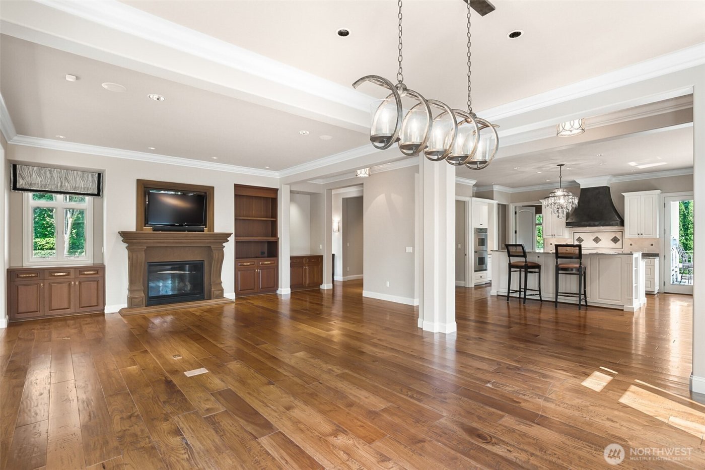 9820 NE 16th Street , Bellevue, WA 98004