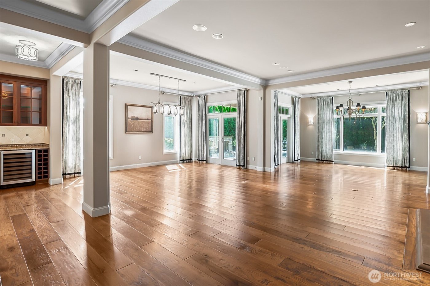 9820 NE 16th Street , Bellevue, WA 98004