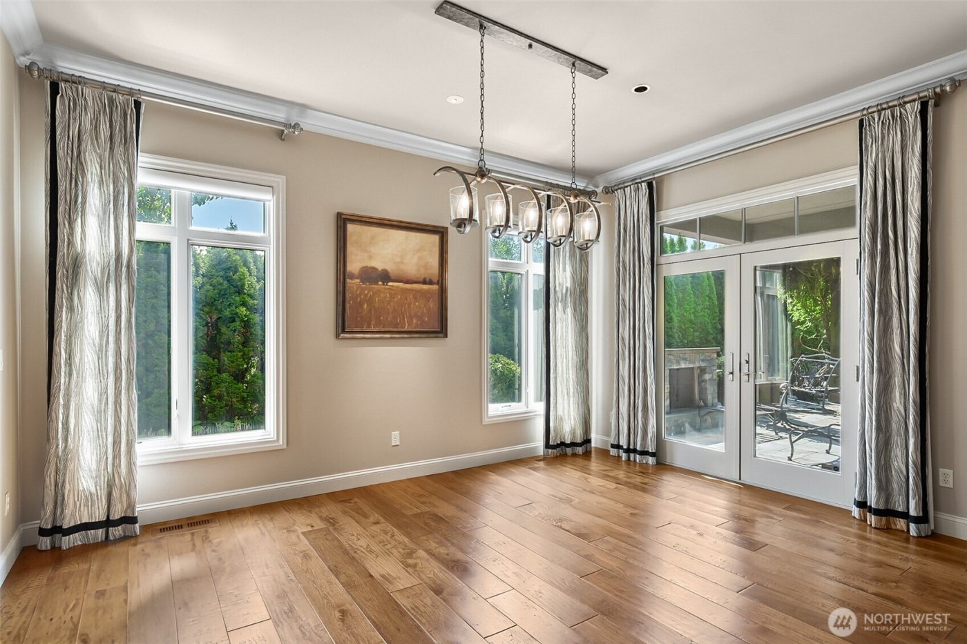 9820 NE 16th Street , Bellevue, WA 98004