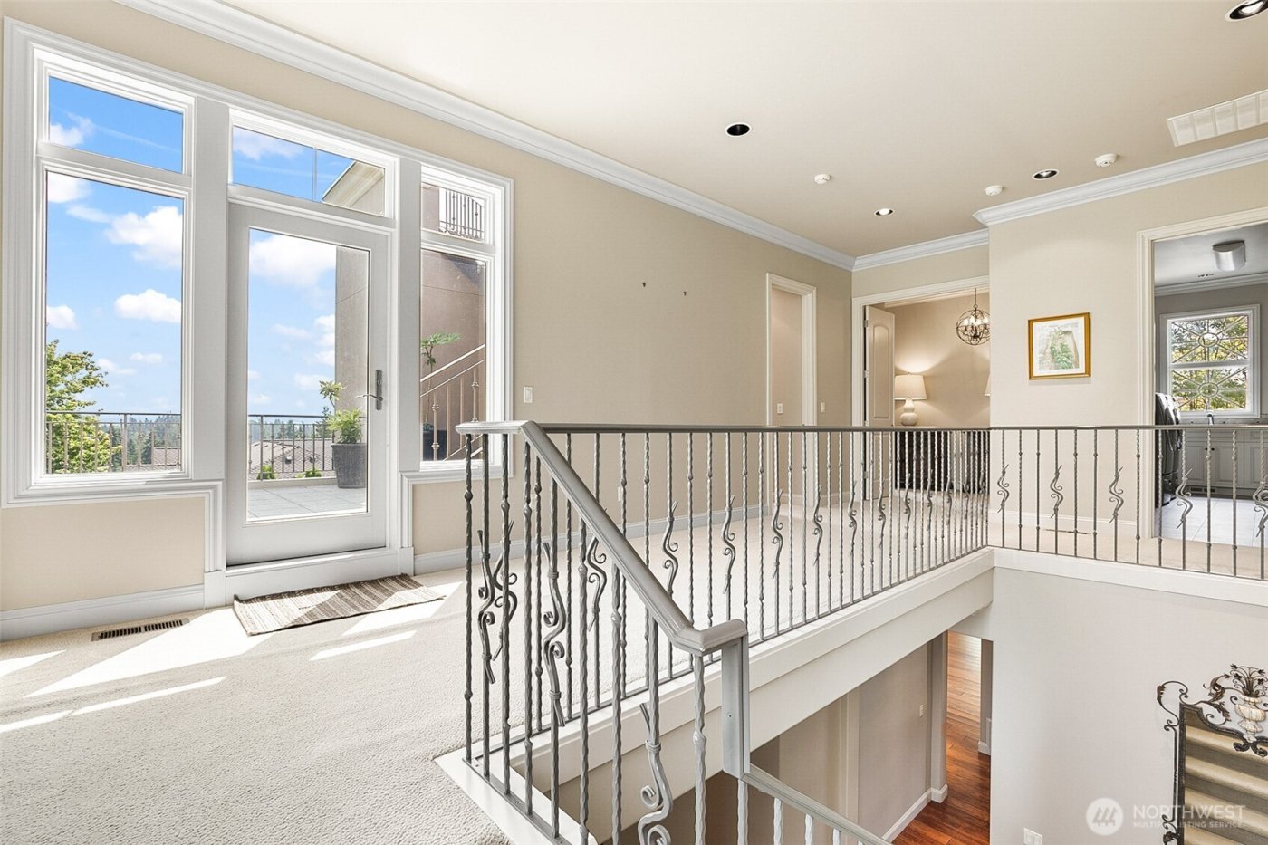 9820 NE 16th Street , Bellevue, WA 98004