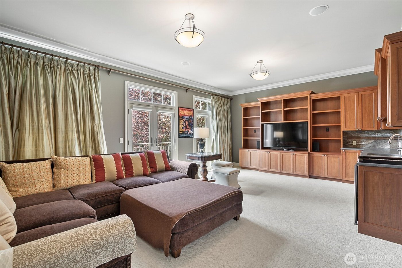 9820 NE 16th Street , Bellevue, WA 98004