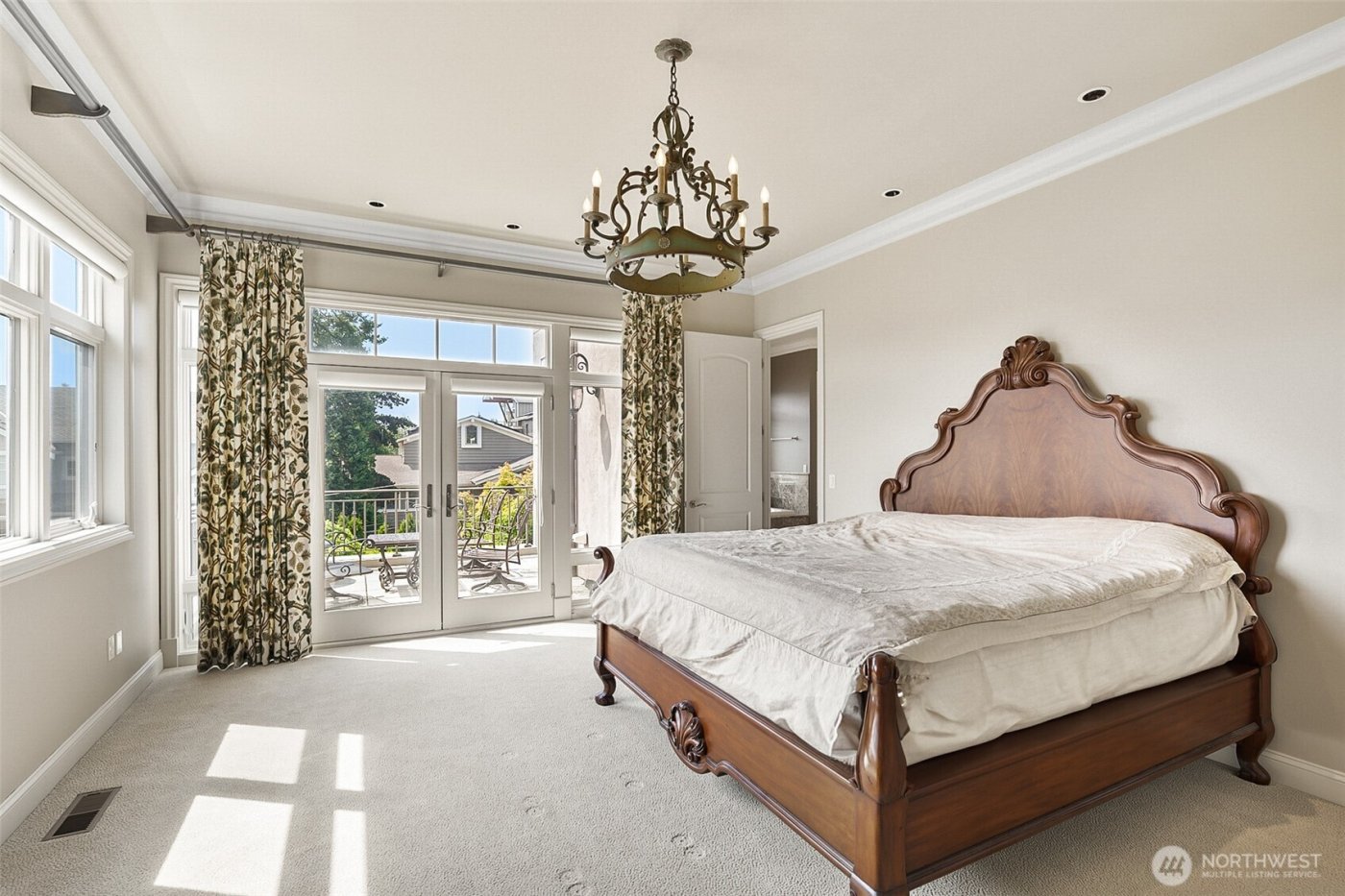 9820 NE 16th Street , Bellevue, WA 98004