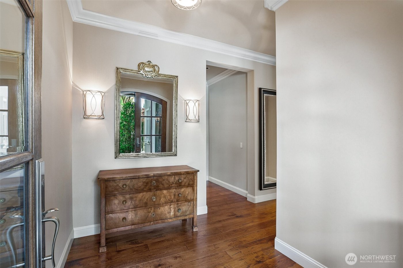 9820 NE 16th Street , Bellevue, WA 98004