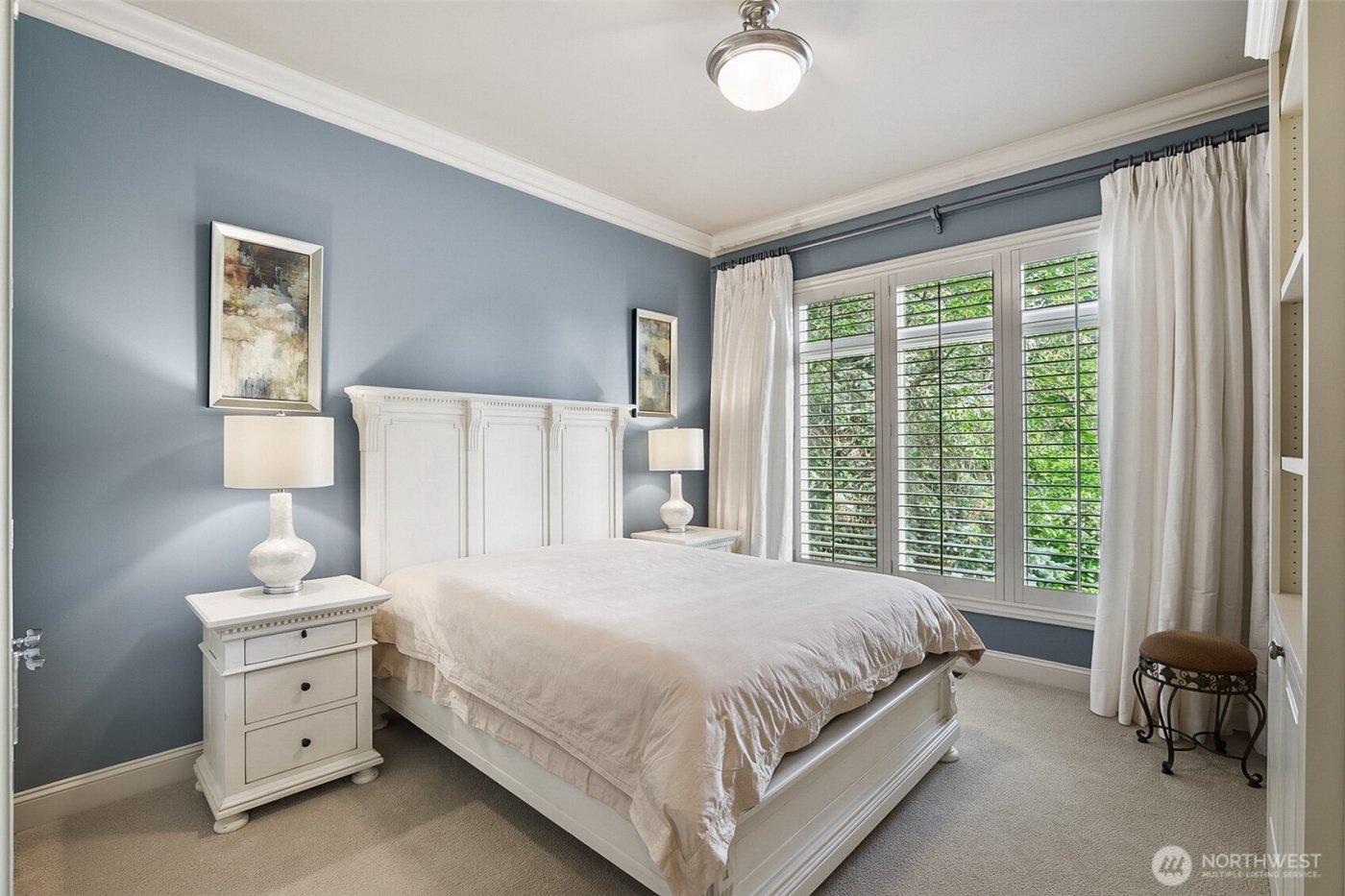 9820 NE 16th Street , Bellevue, WA 98004