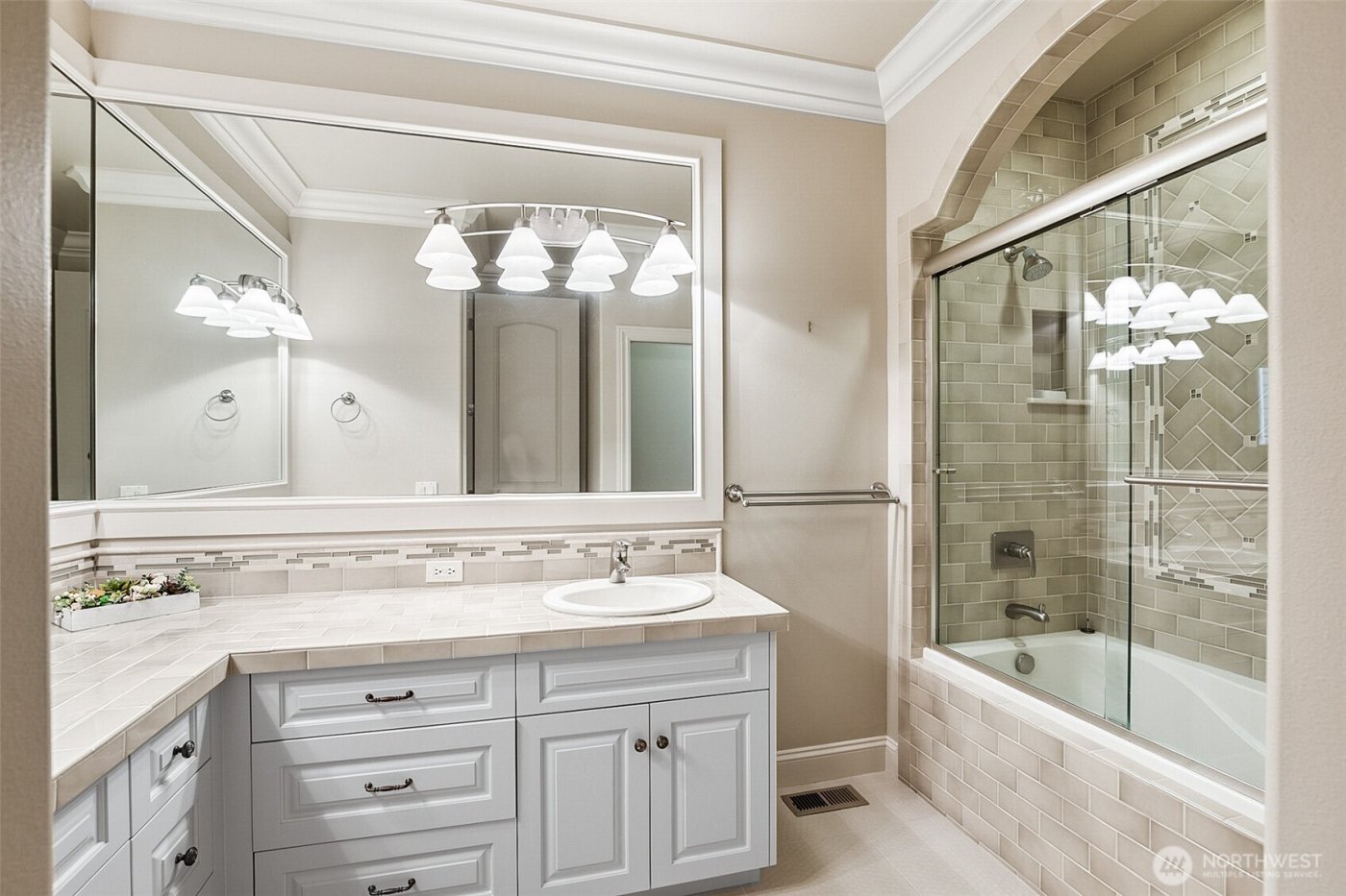 9820 NE 16th Street , Bellevue, WA 98004