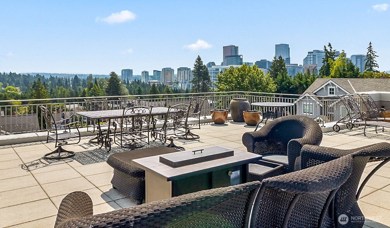 9820 NE 16th Street , Bellevue, WA 98004