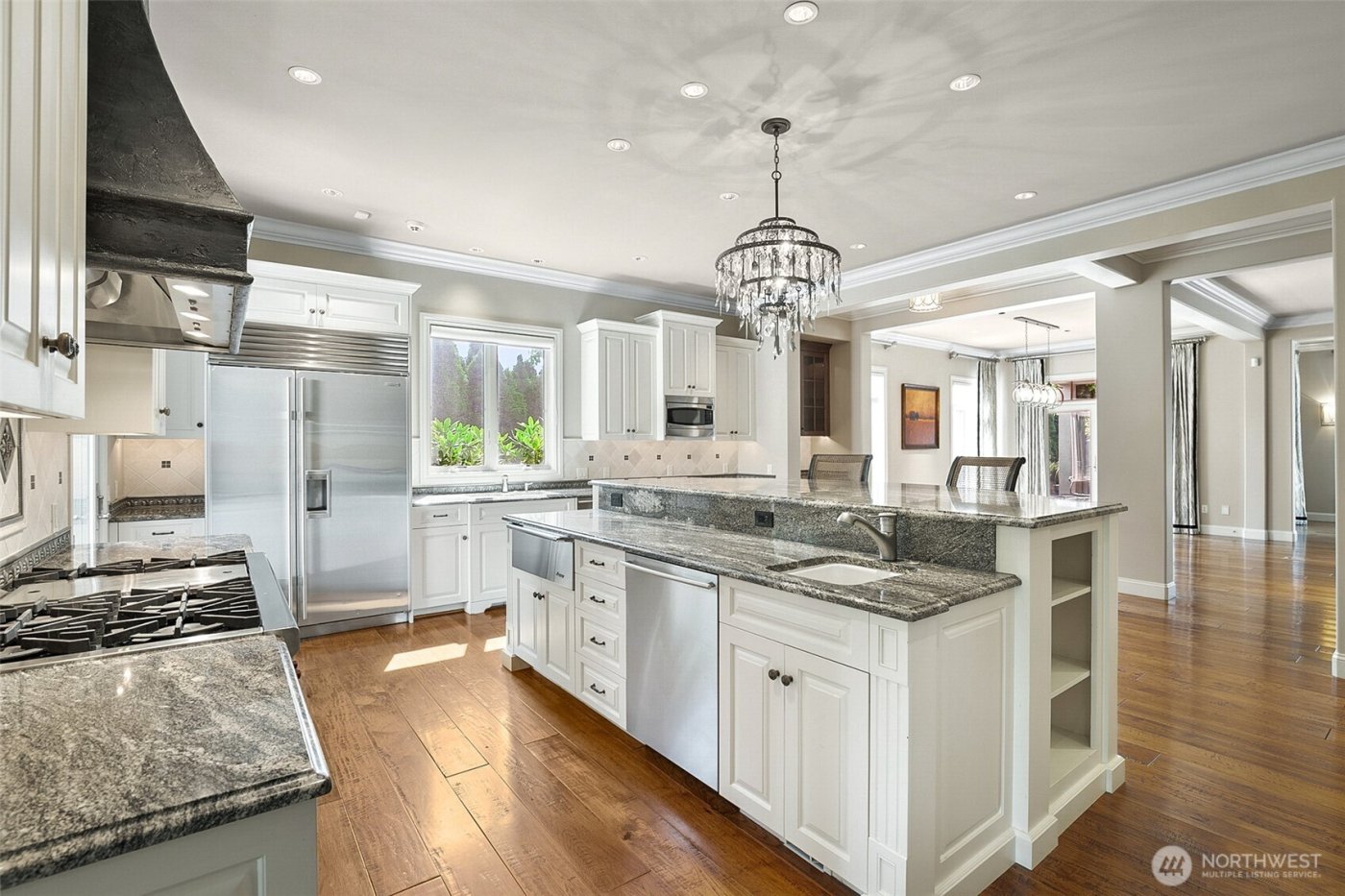 9820 NE 16th Street , Bellevue, WA 98004