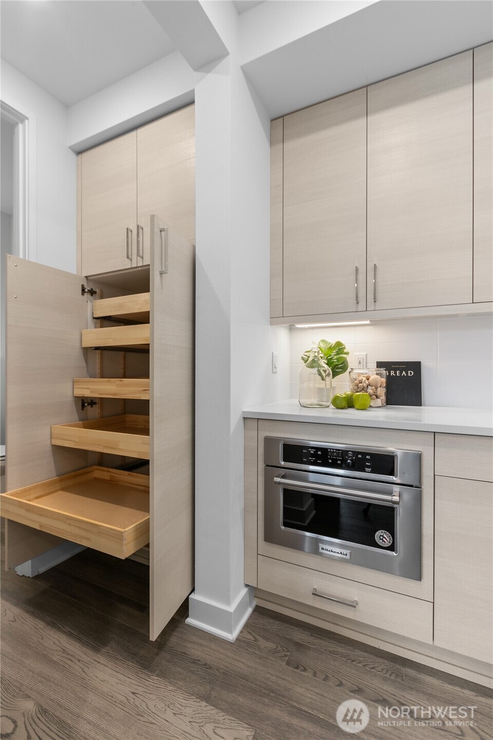 23103 NE 8th St #E1, Sammamish, WA 98074