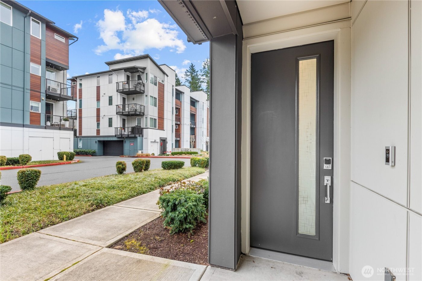 23103 NE 8th St #E1, Sammamish, WA 98074