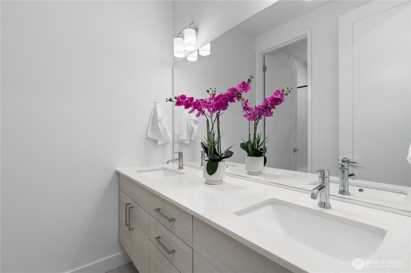 23103 NE 8th St #E1, Sammamish, WA 98074