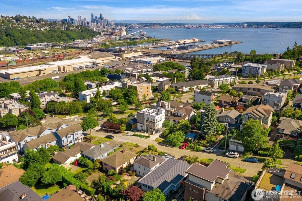 2409 W Boston Street #A, Seattle, WA 98199