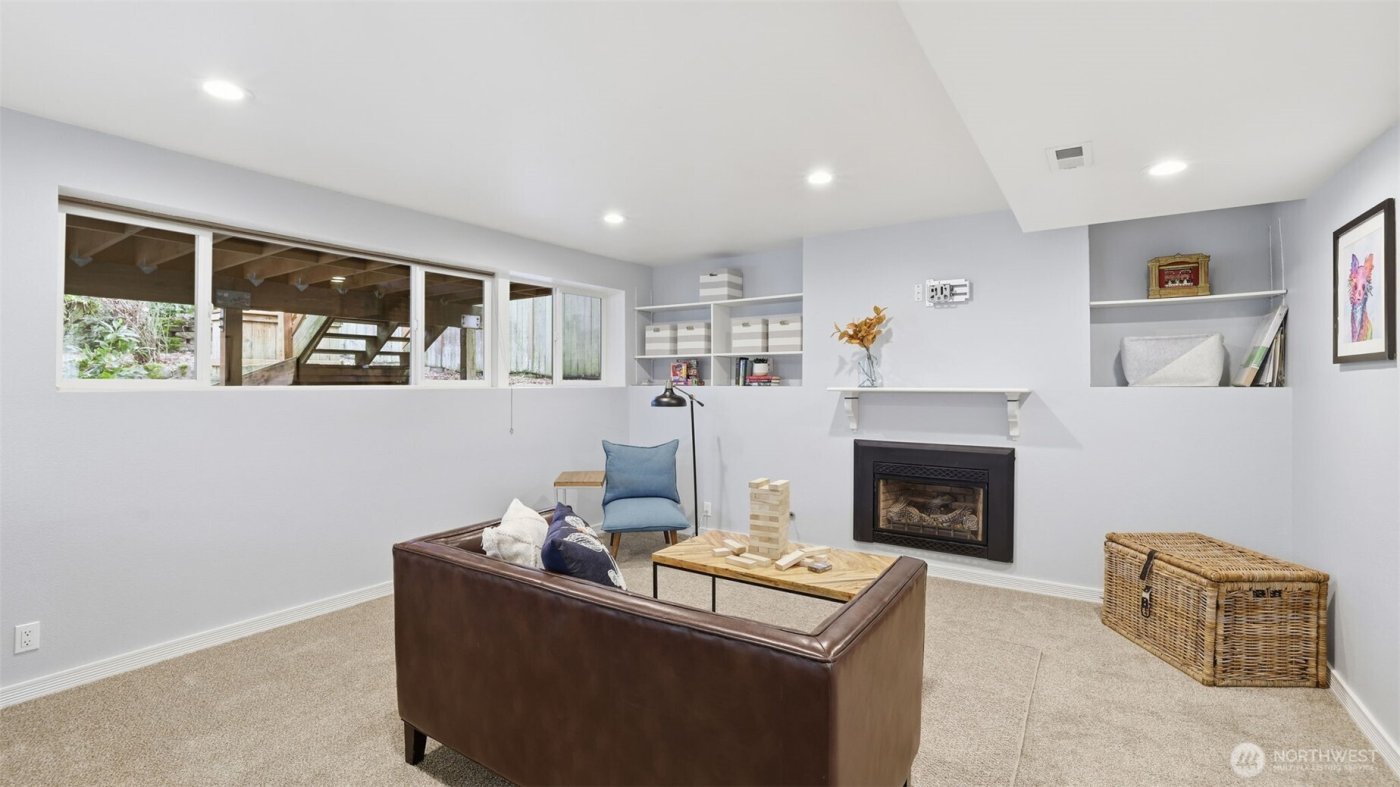 15667 SE Fairwood Boulevard , Renton, WA 98058