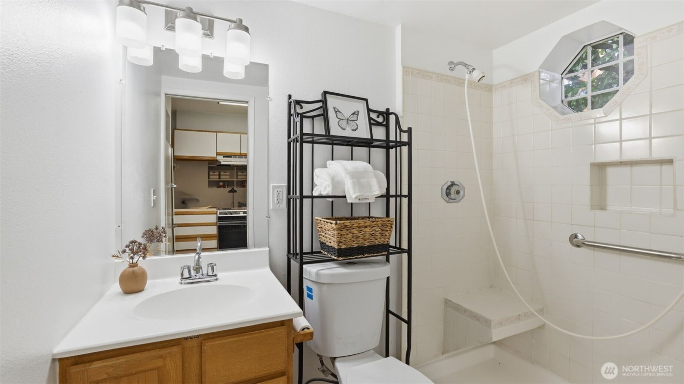 15667 SE Fairwood Boulevard , Renton, WA 98058