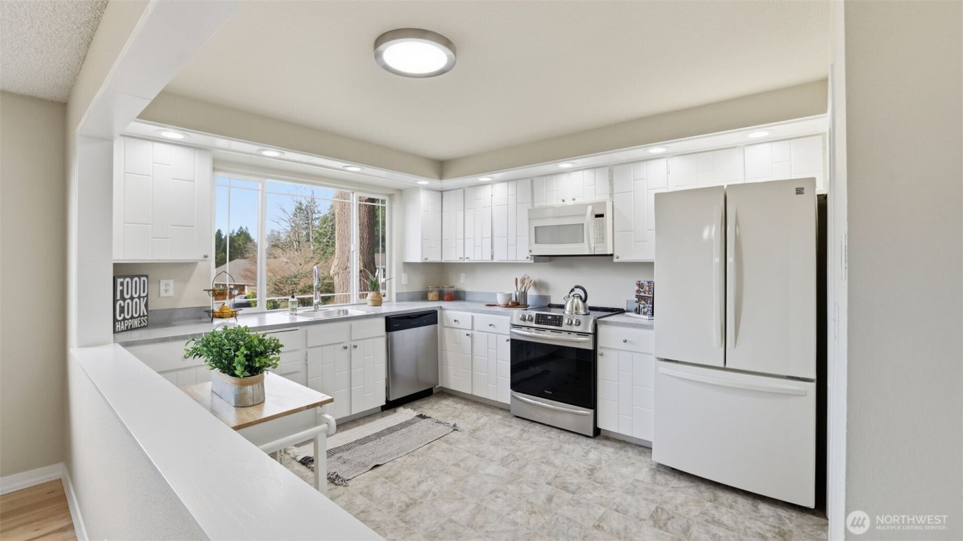 15667 SE Fairwood Boulevard , Renton, WA 98058