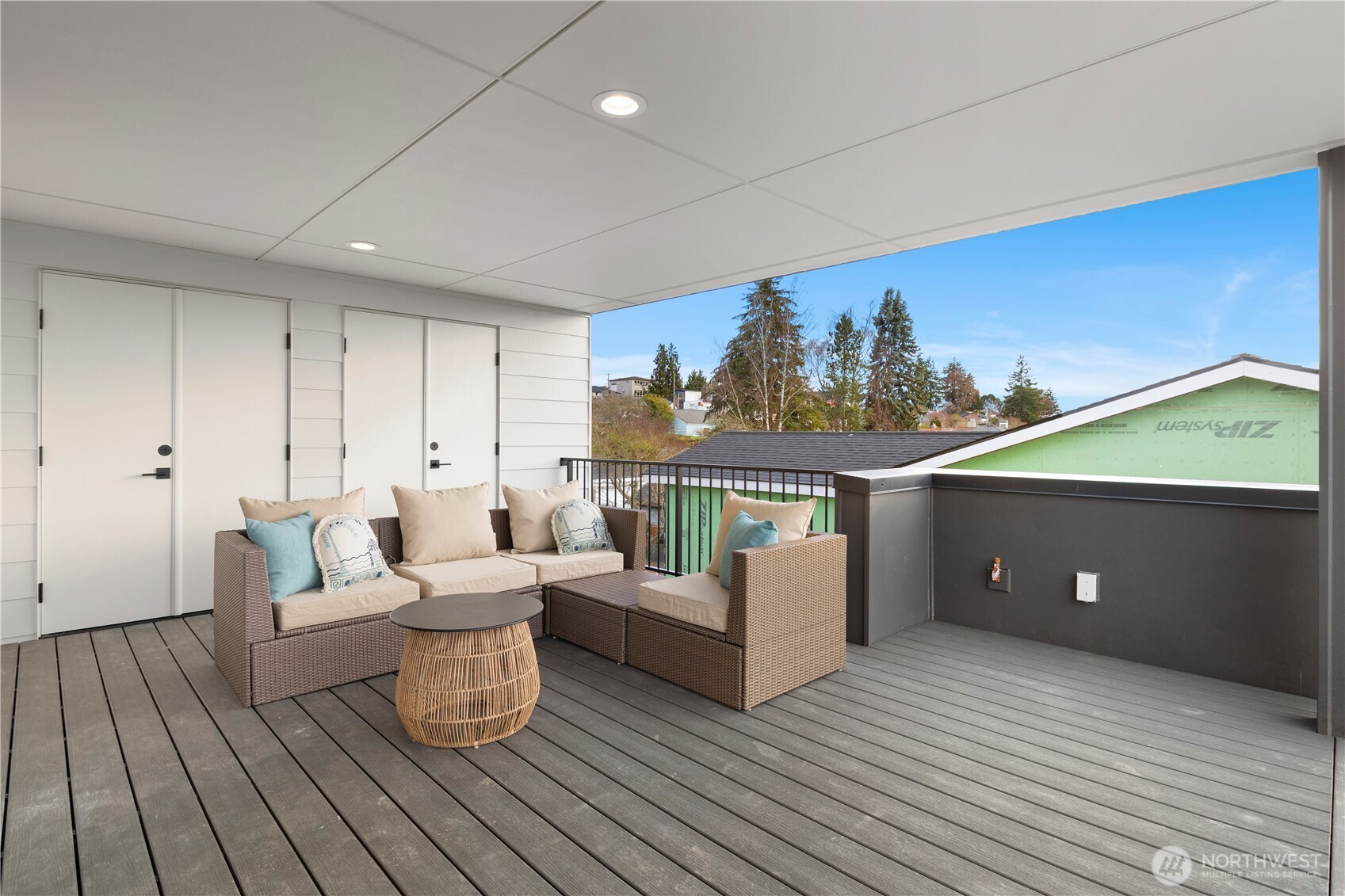 2558 30th Avenue W, Seattle, WA 98199
