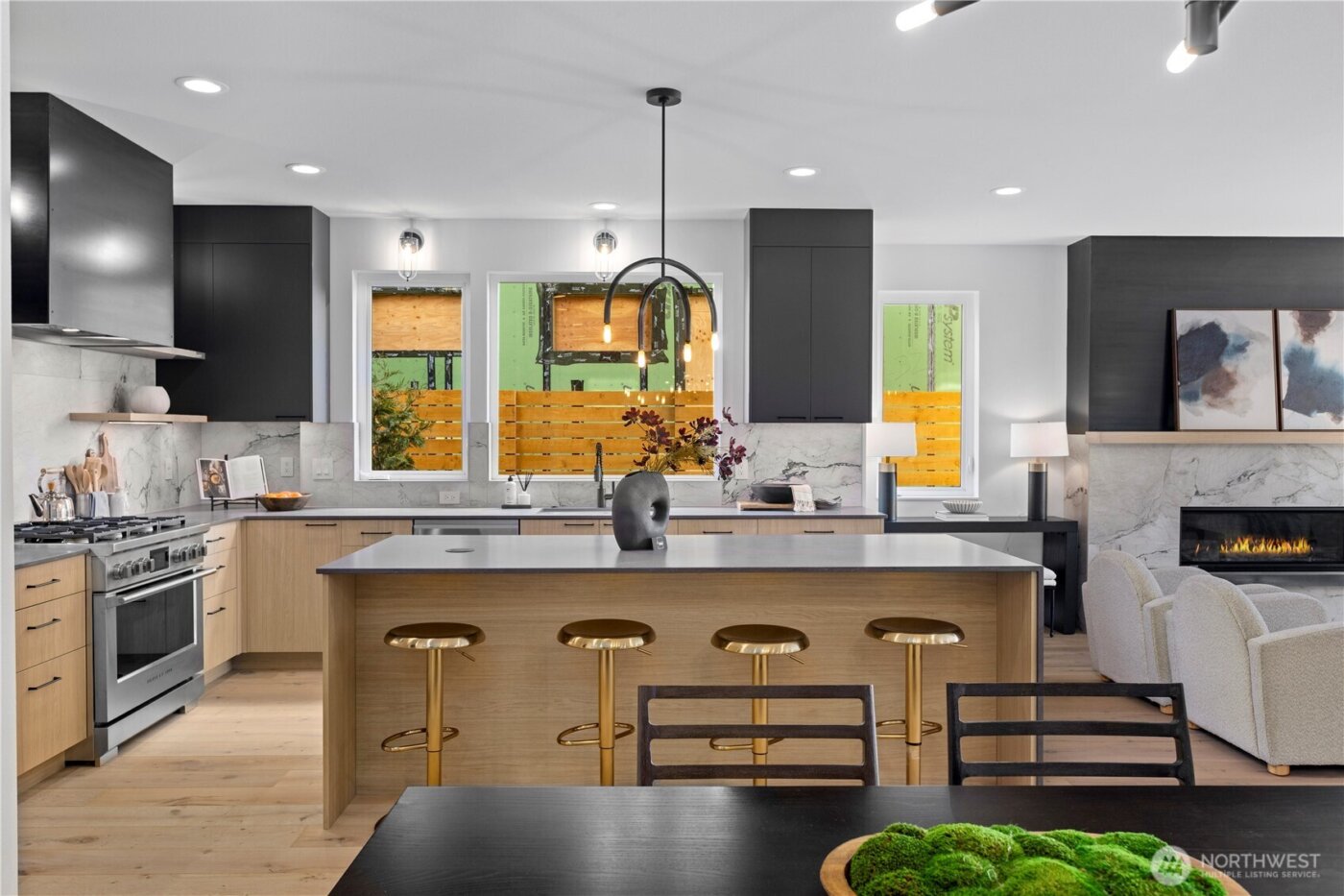 2558 30th Avenue W, Seattle, WA 98199